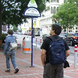 Foto an der Bushaltestelle
